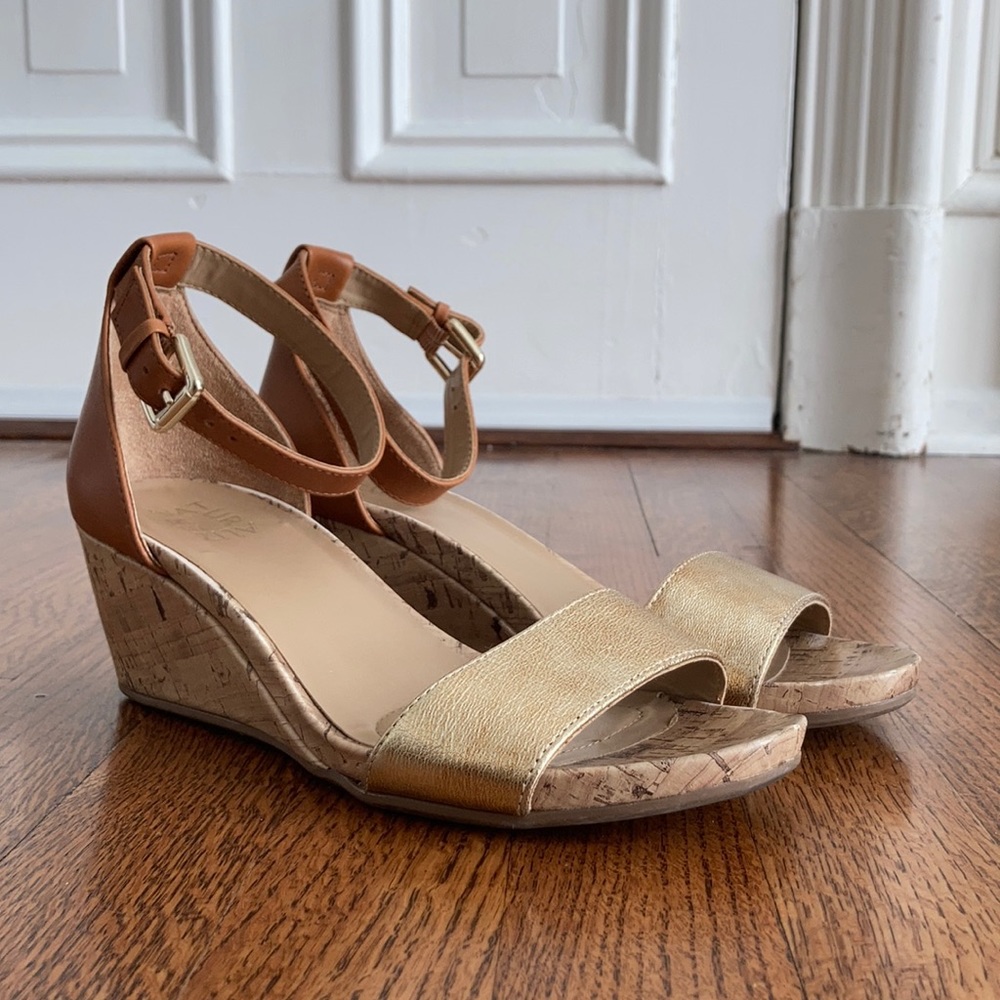 Naturalizer wide width wedge sandal